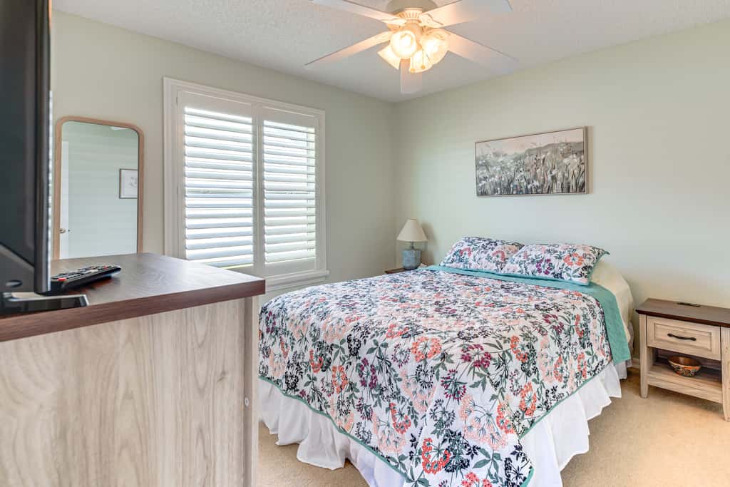 2 Mi to Lake Sumter Landing: Spacious Golf Retreat