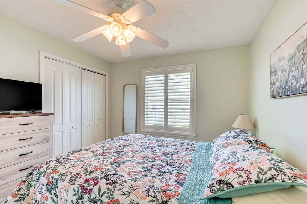 2 Mi to Lake Sumter Landing: Spacious Golf Retreat