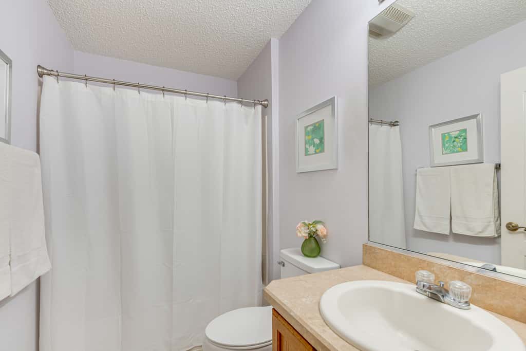 2 Mi to Lake Sumter Landing: Spacious Golf Retreat