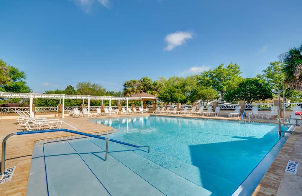2 Mi to Lake Sumter Landing: Spacious Golf Retreat