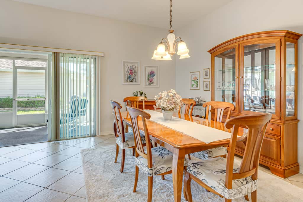 2 Mi to Lake Sumter Landing: Spacious Golf Retreat