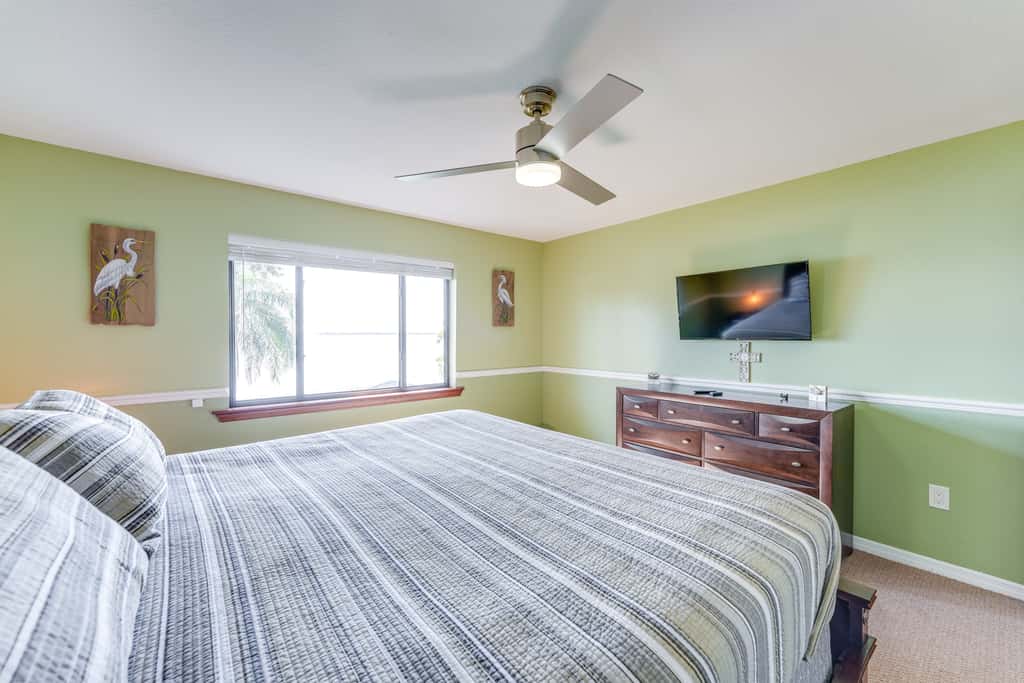 Dora Canal Views & Shared Dock: Apt in Tavares!
