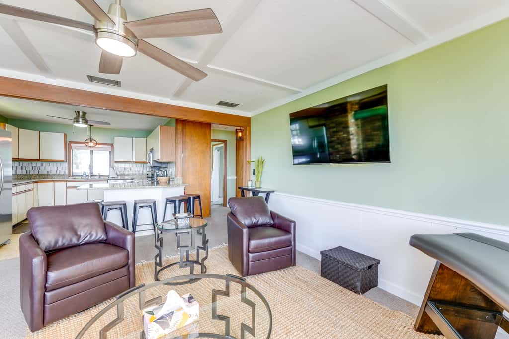 Dora Canal Views & Shared Dock: Apt in Tavares!