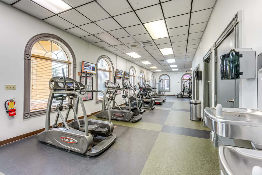 9 Mi to Disney! Regal Palms Resort Condo w/ Pools