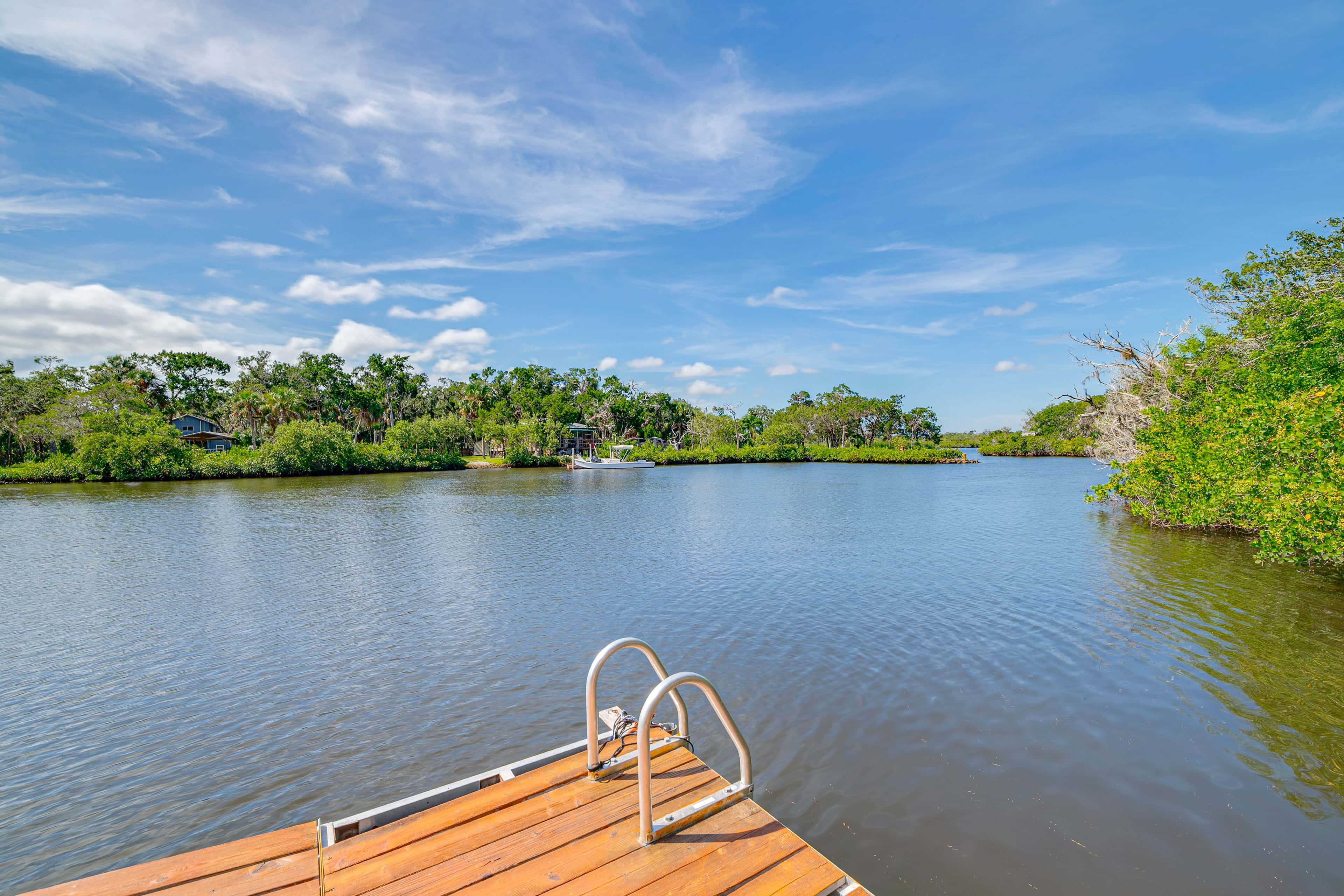 Dock, Hot Tub & Games: Crystal River Family Gem