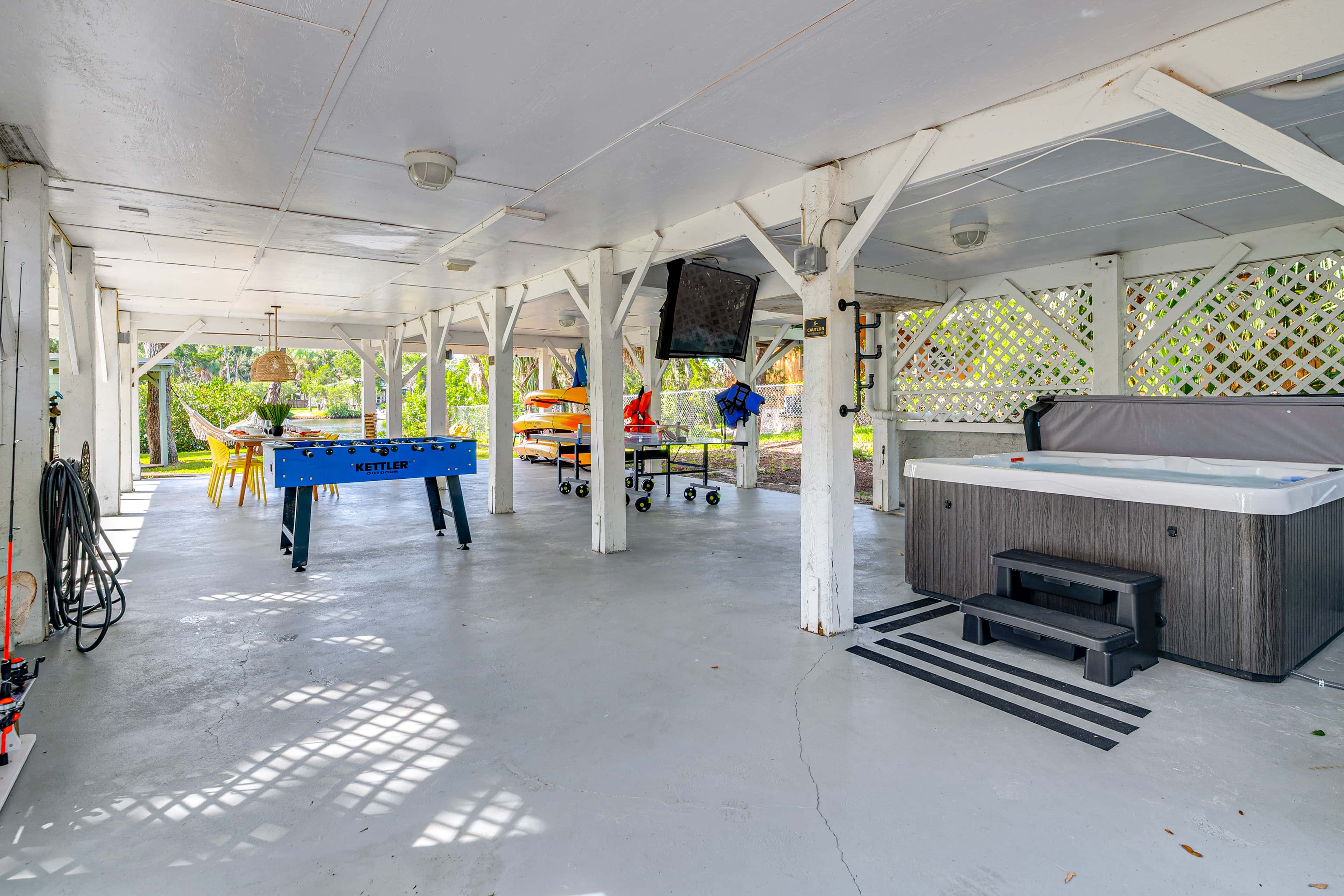 Dock, Hot Tub & Games: Crystal River Family Gem