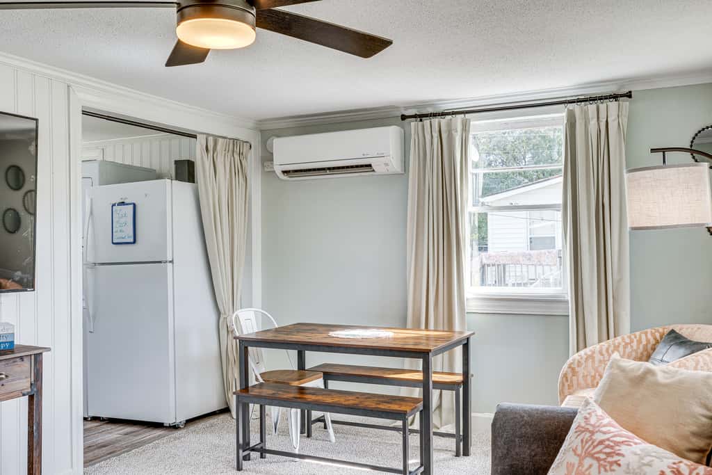 7 Mi to Beach & Ocean! Morehead City Home