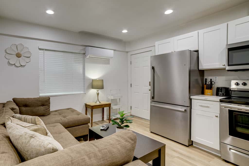 4 Mi to RUHS! Pet-Friendly Apt w/ Grill
