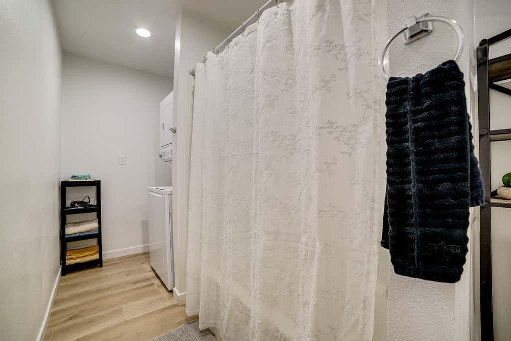 4 Mi to RUHS! Pet-Friendly Apt w/ Grill