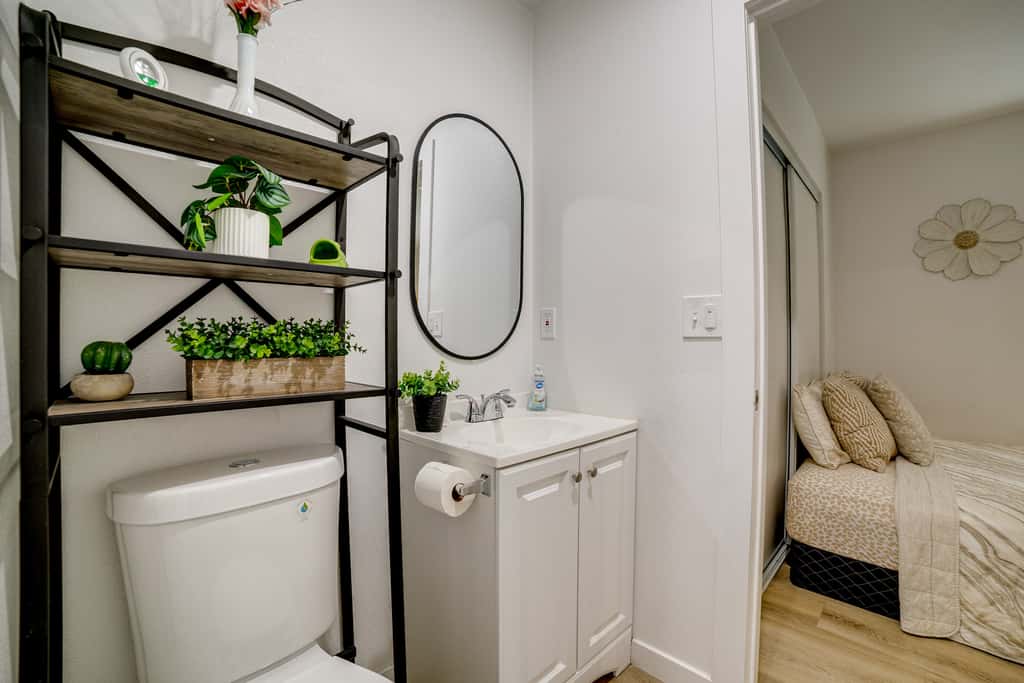 4 Mi to RUHS! Pet-Friendly Apt w/ Grill