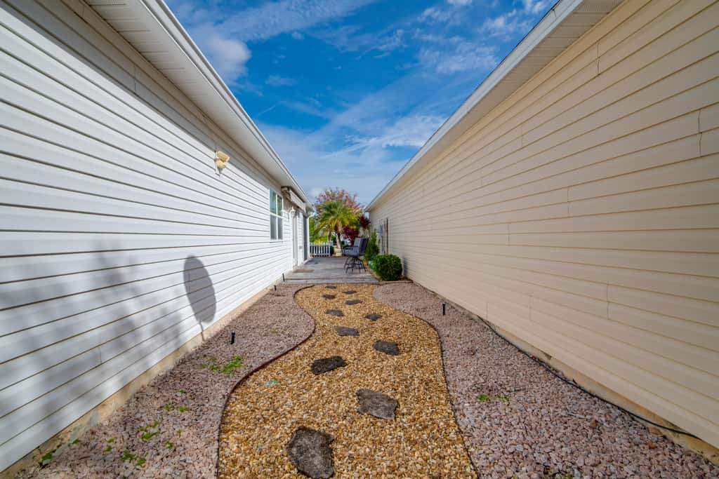 1 Mi to Golf: Home w/ Chic Patio in The Villages