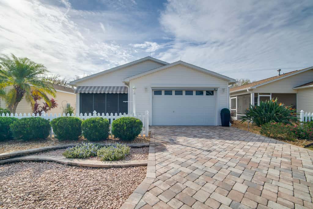 1 Mi to Golf: Home w/ Chic Patio in The Villages