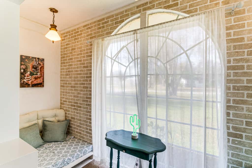 5 Mi to Silver Springs State Pk: Gem w/ Game Room!