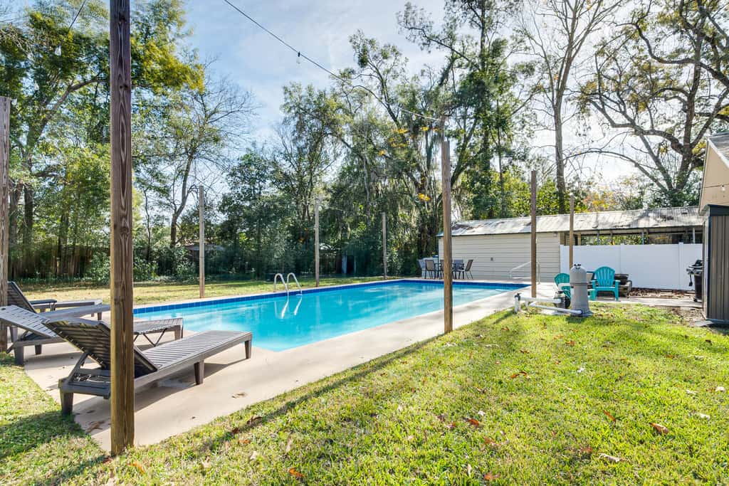 5 Mi to Silver Springs State Pk: Gem w/ Game Room!