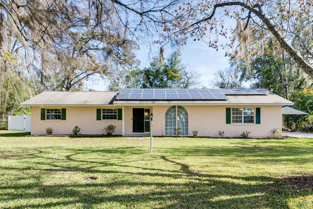 5 Mi to Silver Springs State Pk: Gem w/ Game Room!