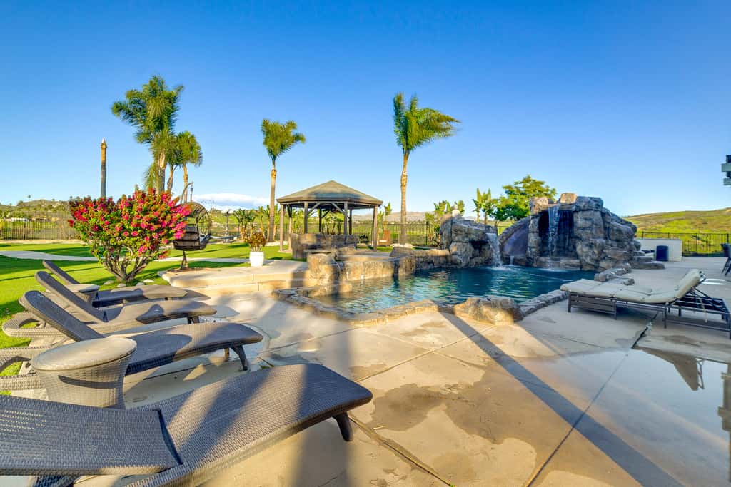 Expansive Riverside Mansion! Luxe, Family Friendly