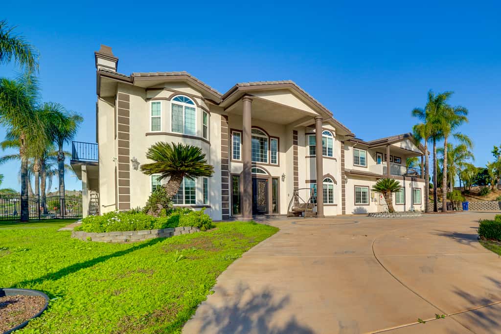 Expansive Riverside Mansion! Luxe, Family Friendly
