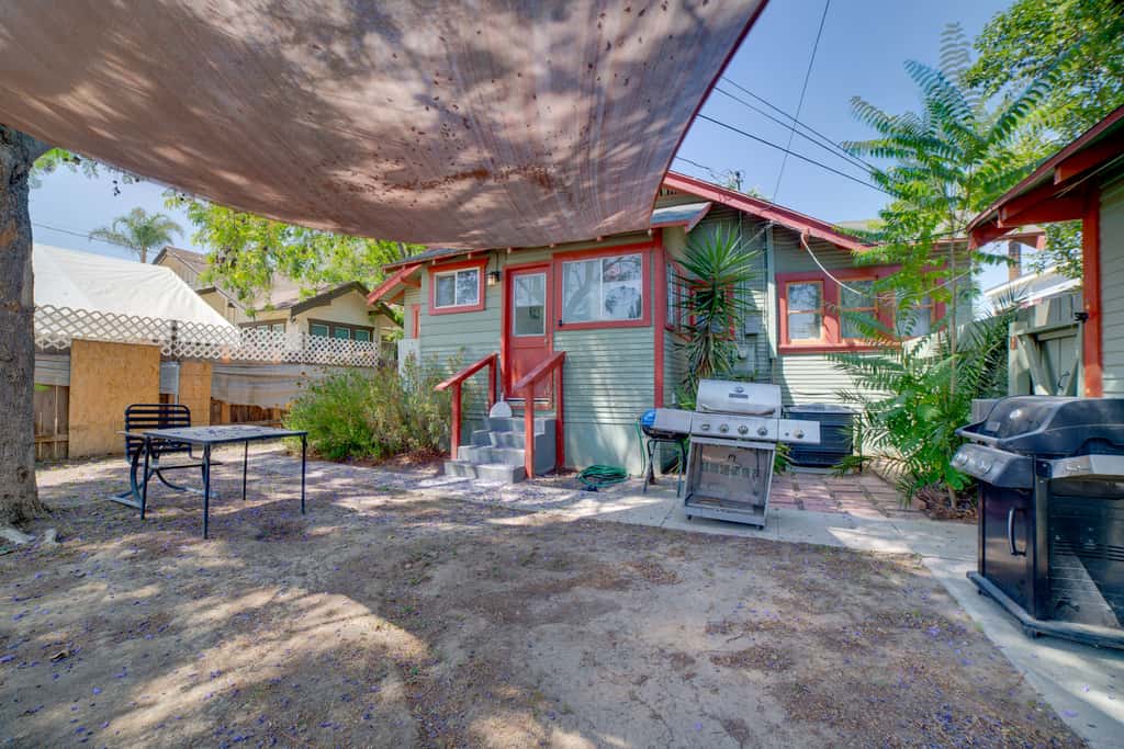 Home 1/2 Mi to Dtwn Riverside: Families Welcome!
