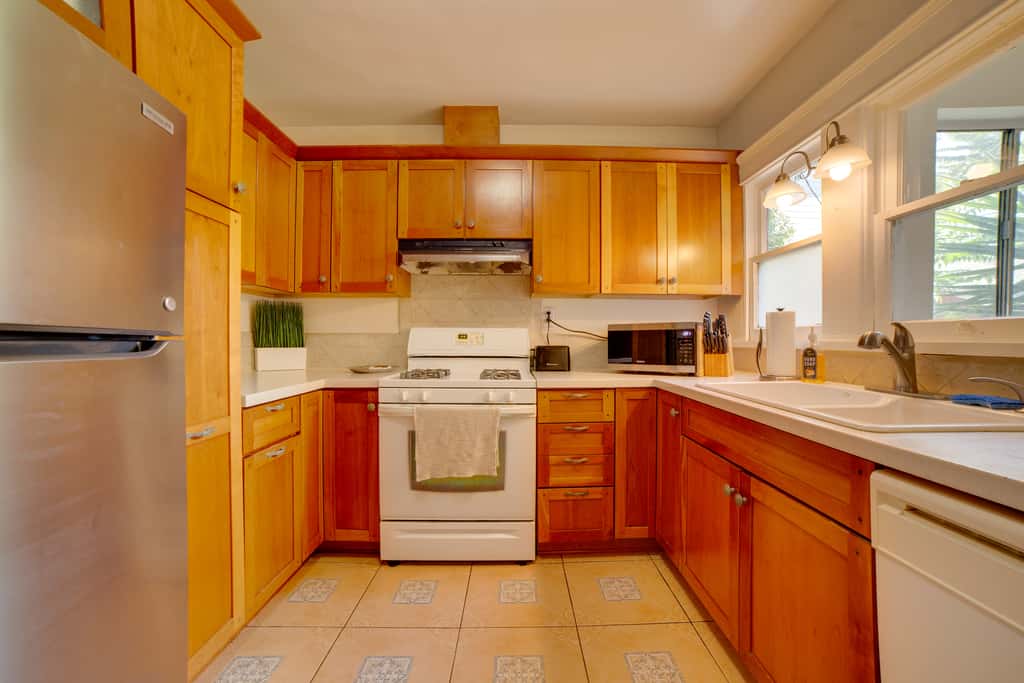 Home 1/2 Mi to Dtwn Riverside: Families Welcome!