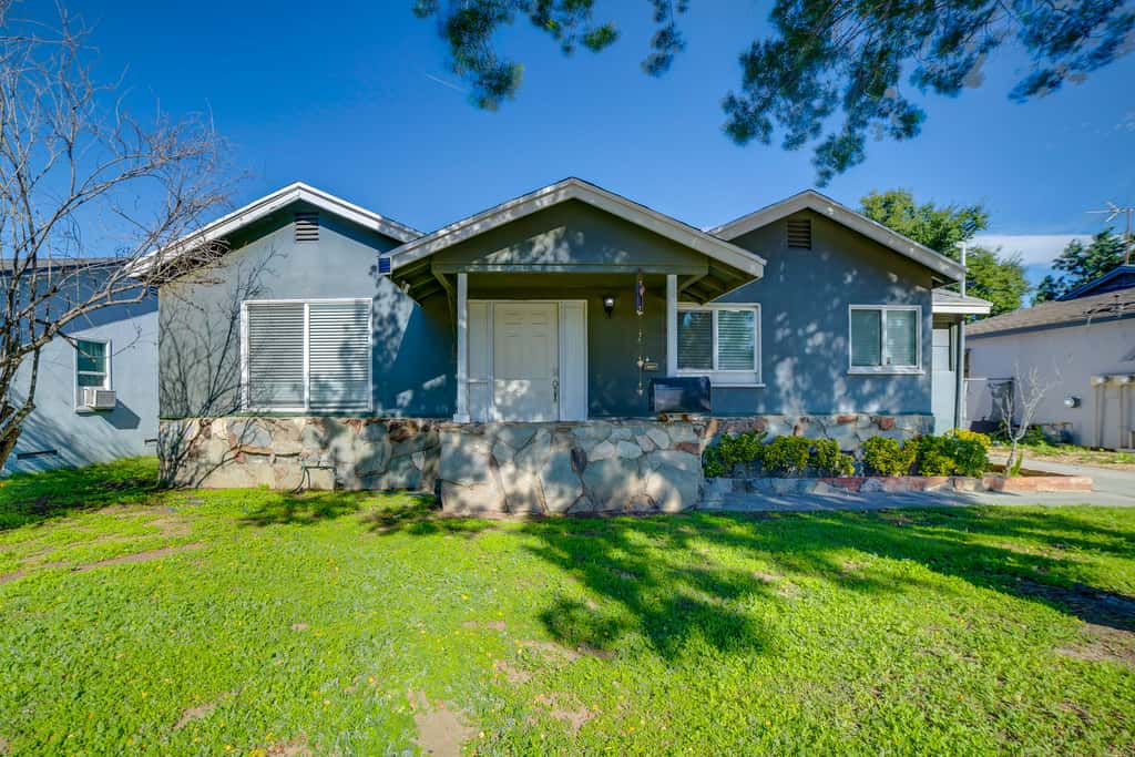 Family-Friendly Home 2 Mi to Dtwn Riverside