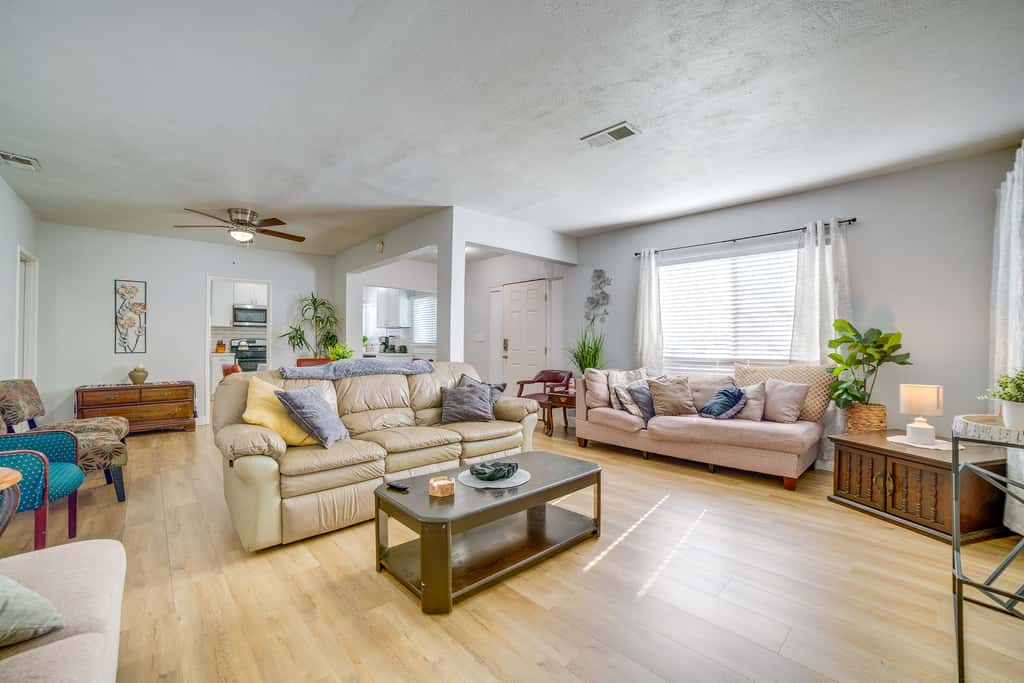 Family-Friendly Home 2 Mi to Dtwn Riverside