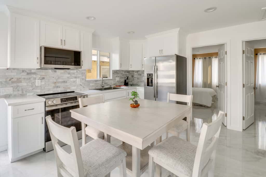 13 Mi to Universal Studios: Renovated Cottage!