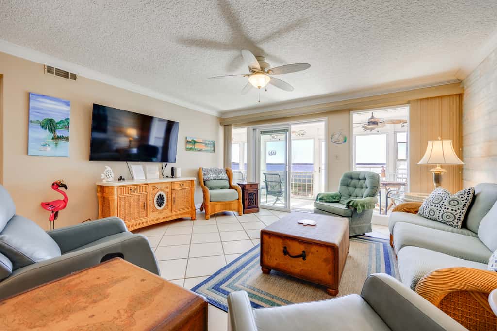 Boat, Fish & Swim: Condo on St Johns River!