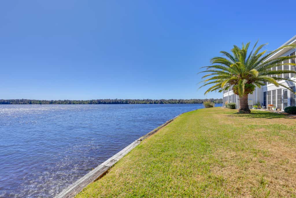 Boat, Fish & Swim: Condo on St Johns River!