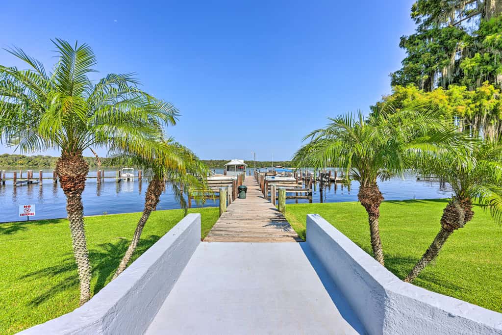 Boat, Fish & Swim: Condo on St Johns River!