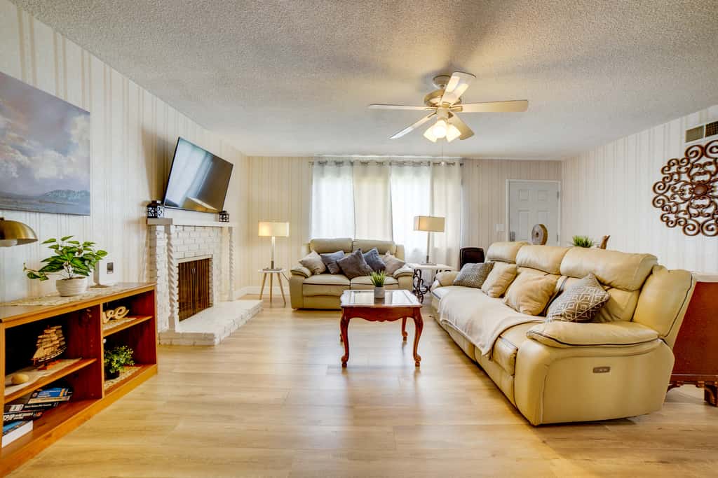 Family Home 5 Mi to Dtwn Riverside & Hospital!