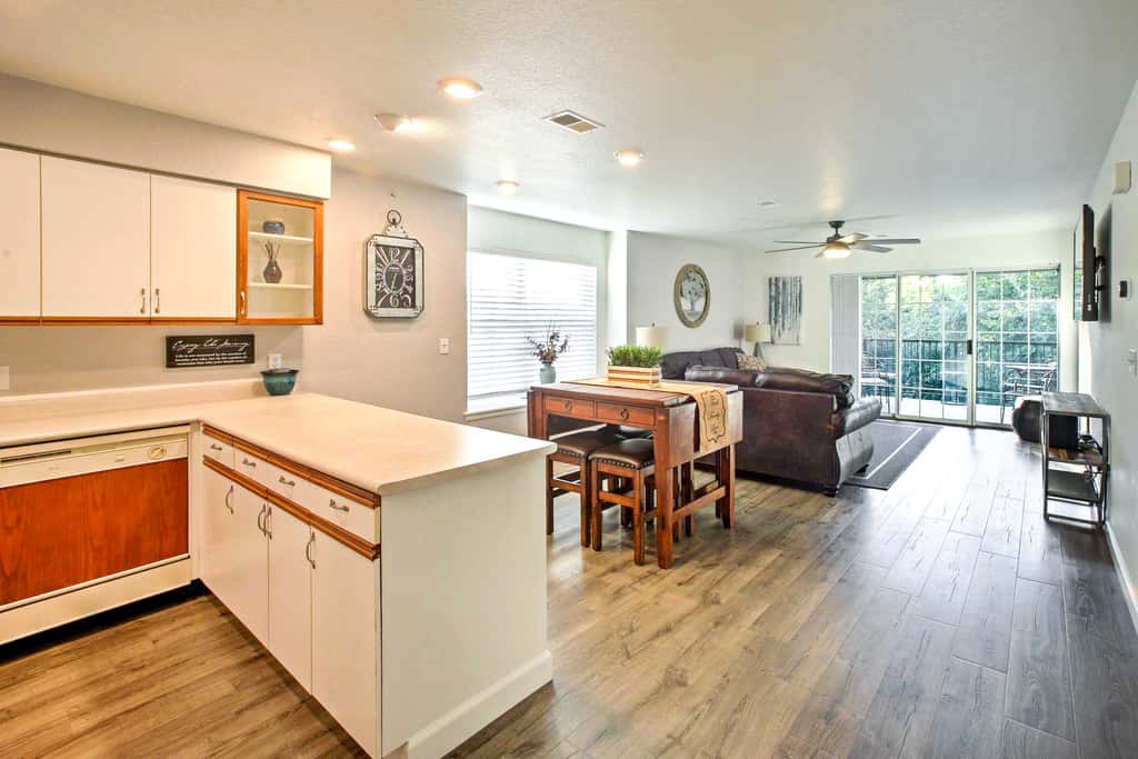 2 Units at Holiday Hills Resort w/ Pools & Hot Tub