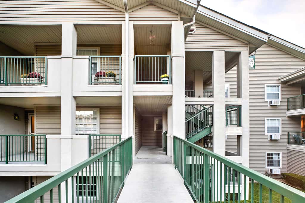 2 Units at Holiday Hills Resort w/ Pools & Hot Tub