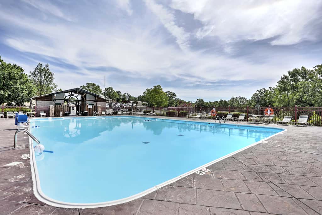 2 Units at Holiday Hills Resort w/ Pools & Hot Tub