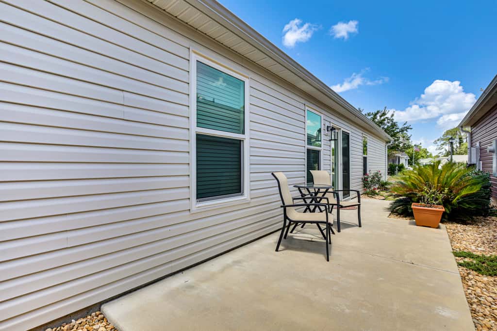 Easy Pool Access & Private Patio! DeLuna Villa