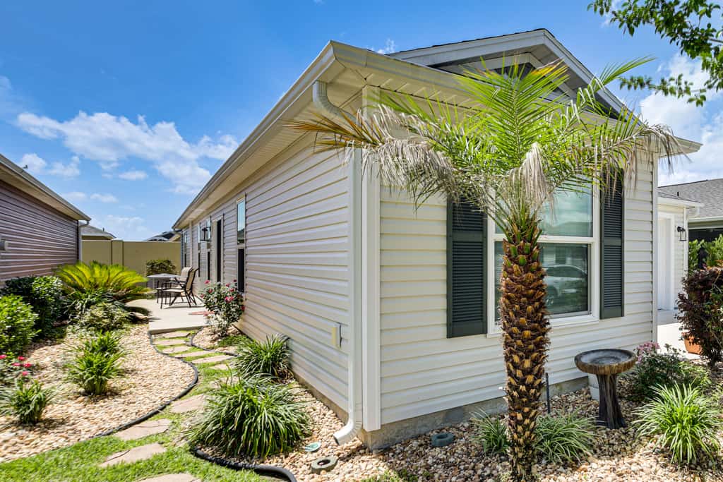 Easy Pool Access & Private Patio! DeLuna Villa
