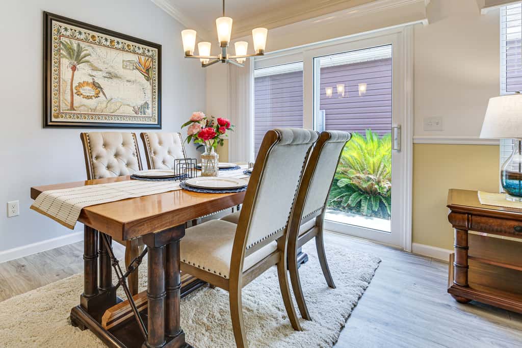 Easy Pool Access & Private Patio! DeLuna Villa