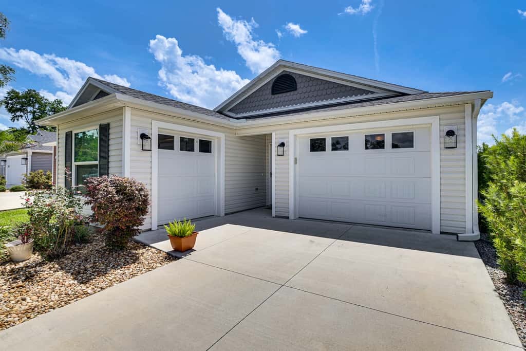 Easy Pool Access & Private Patio! DeLuna Villa