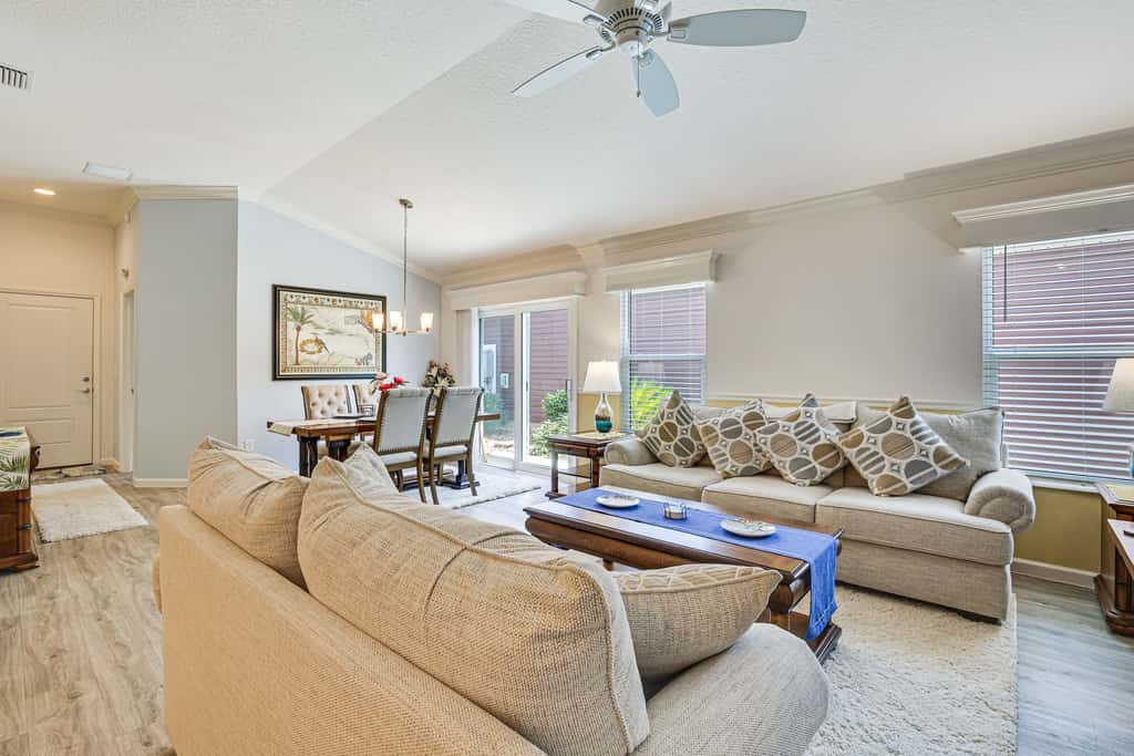 Easy Pool Access & Private Patio! DeLuna Villa