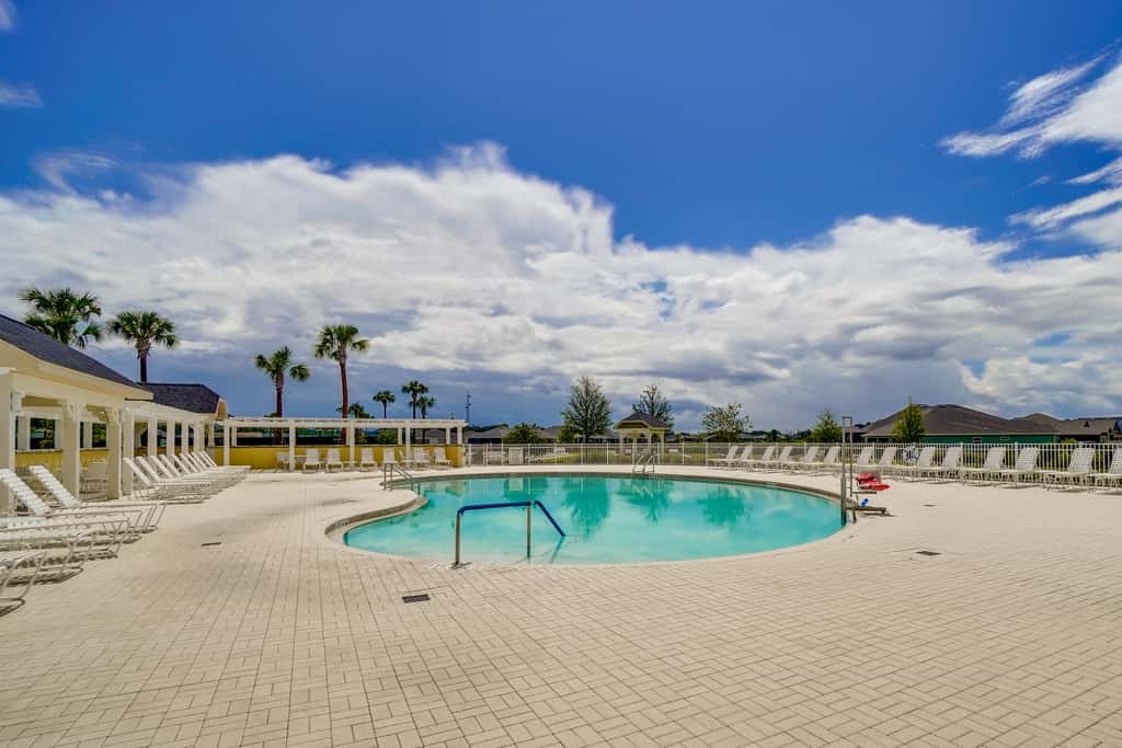 Easy Pool Access & Private Patio! DeLuna Villa