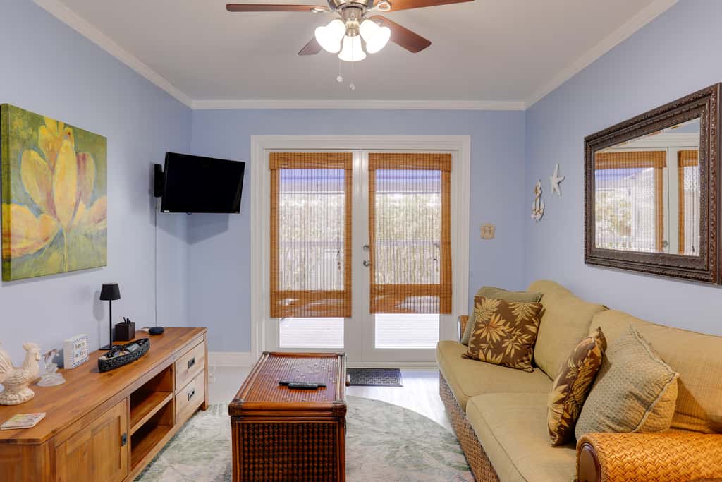 Central Condo w/ Deck & Pool Access in Key West!