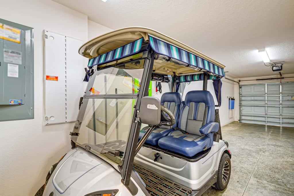 Community Pools, Golf & More! Home in The Villages
