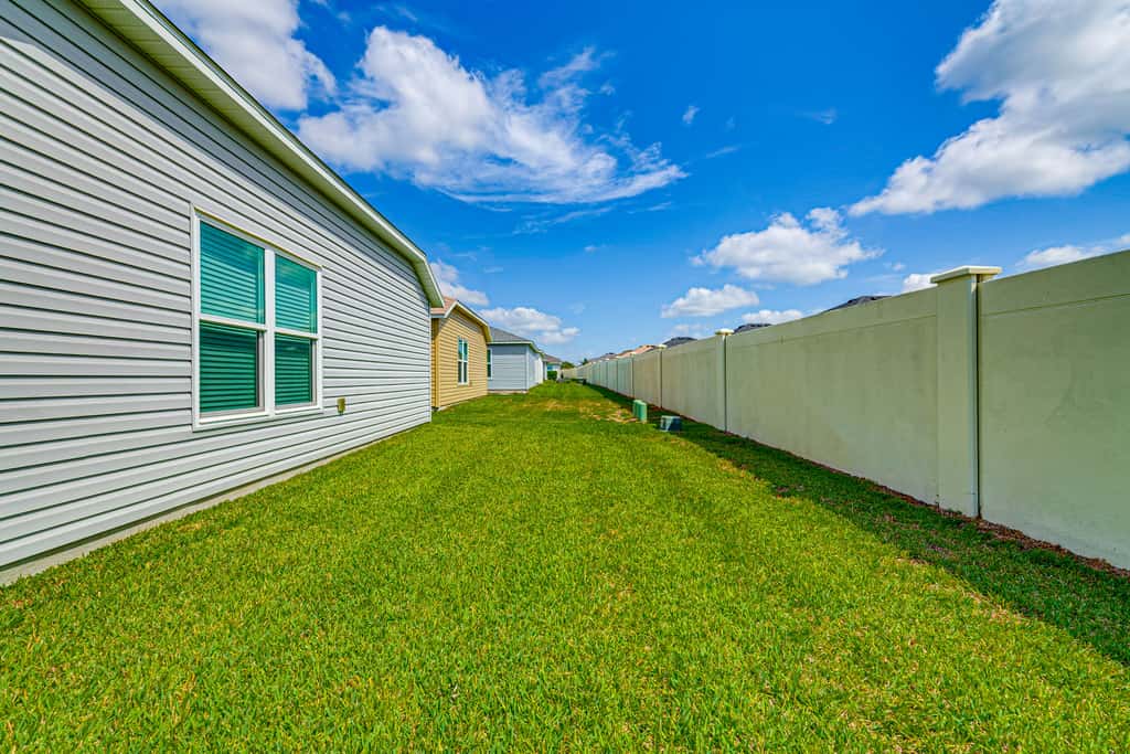 Community Pools, Golf & More! Home in The Villages