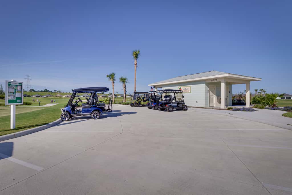 Community Pools, Golf & More! Home in The Villages