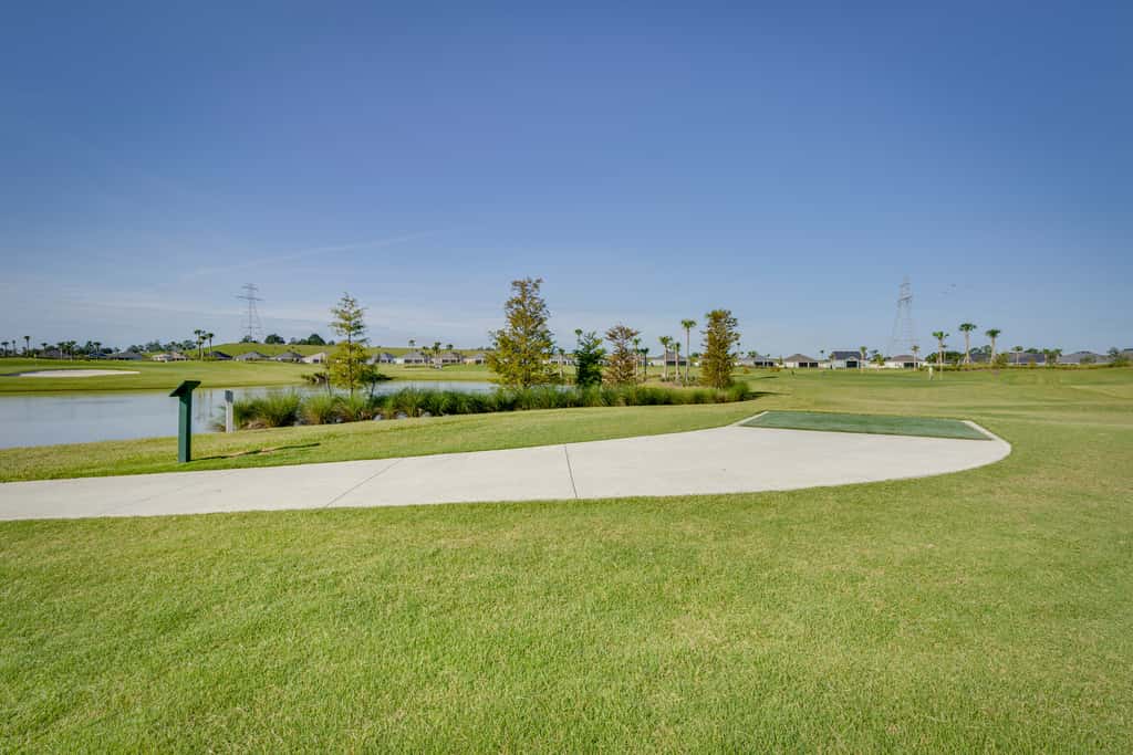 Community Pools, Golf & More! Home in The Villages