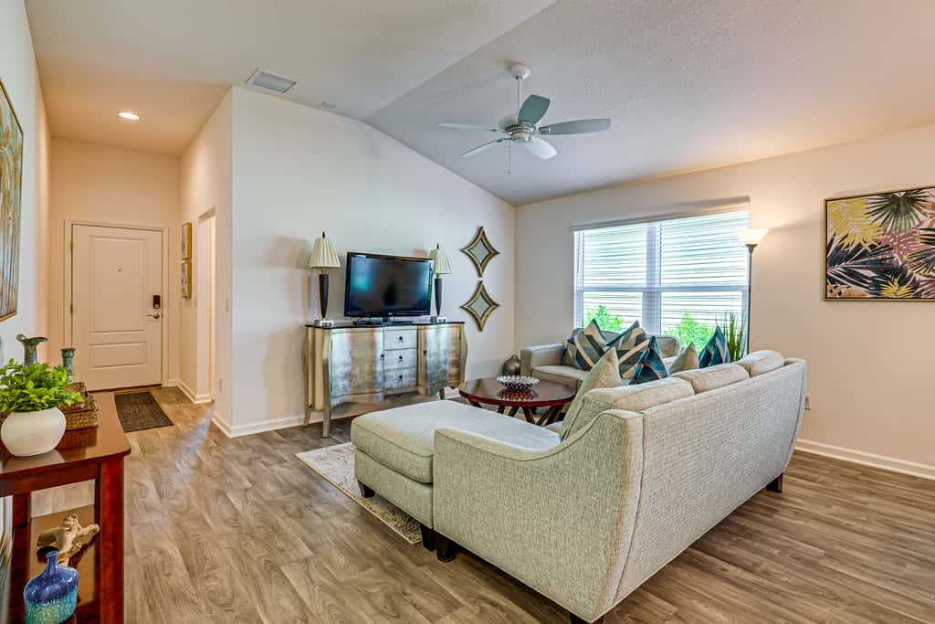 Community Pools, Golf & More! Home in The Villages
