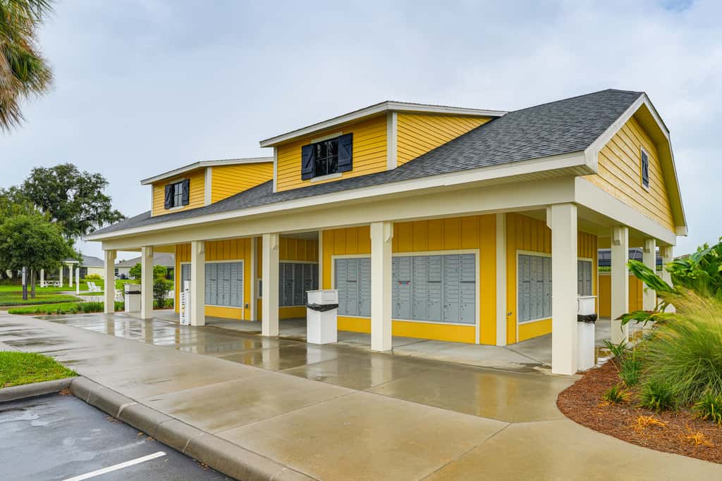 Community Pools, Golf & More! Home in The Villages