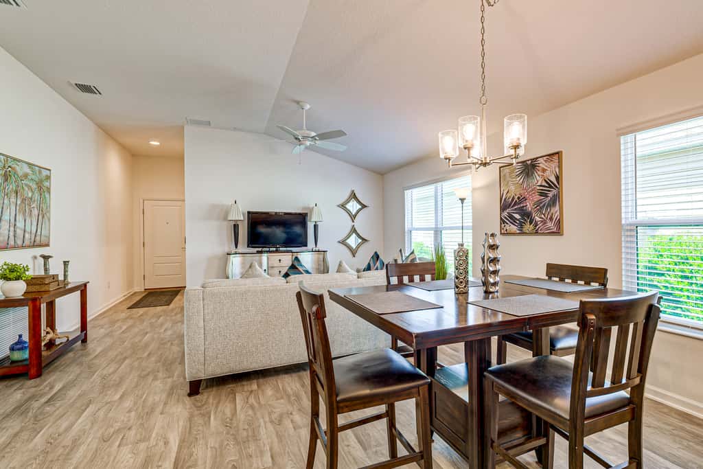 Community Pools, Golf & More! Home in The Villages