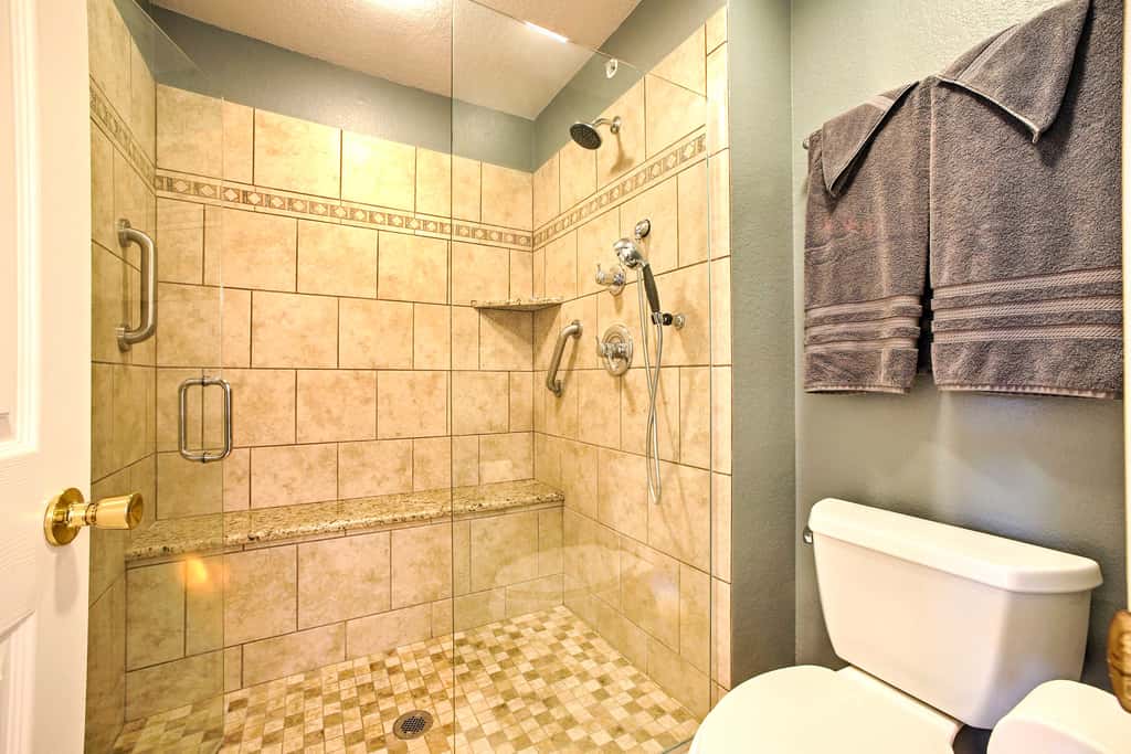 Near Branson Landing / Sister Condo Very Close By!