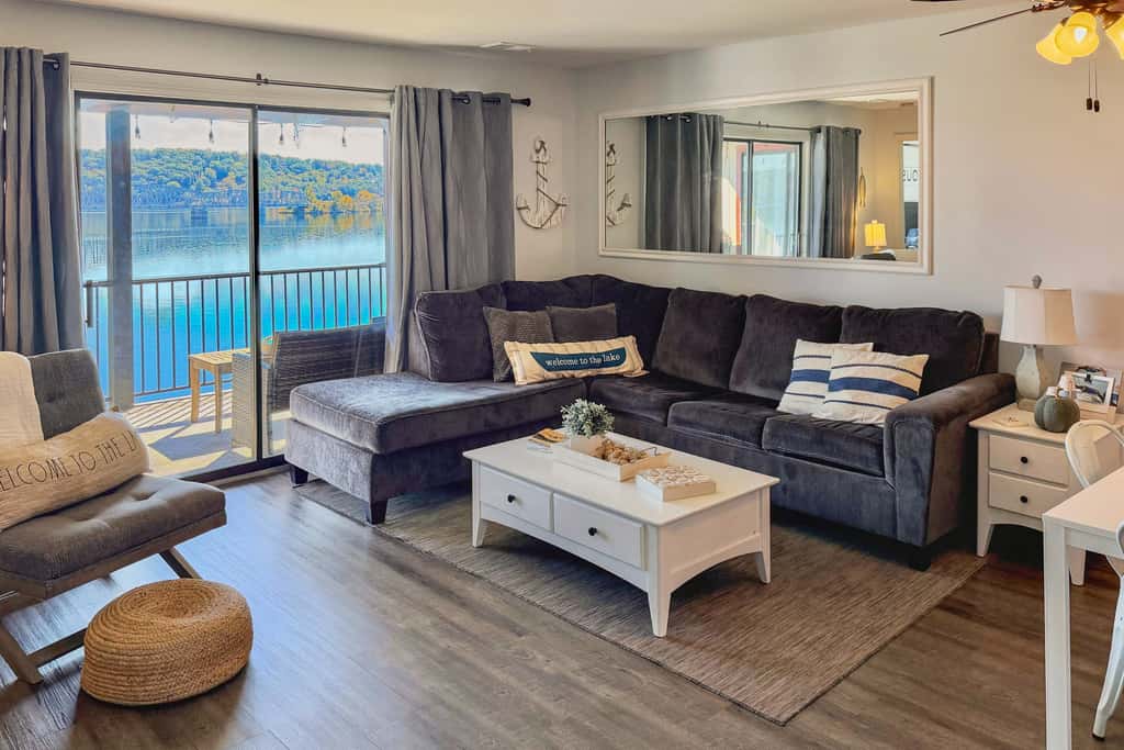 Waterfront Pool! Near SDC - Step-Free Access!