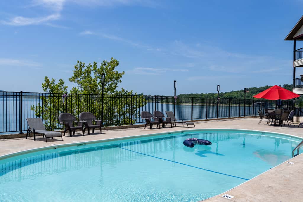 Waterfront Pool! Near SDC - Step-Free Access!
